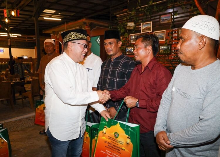 PJ BUPATI AJAK SOPIR TRUK BUKBER