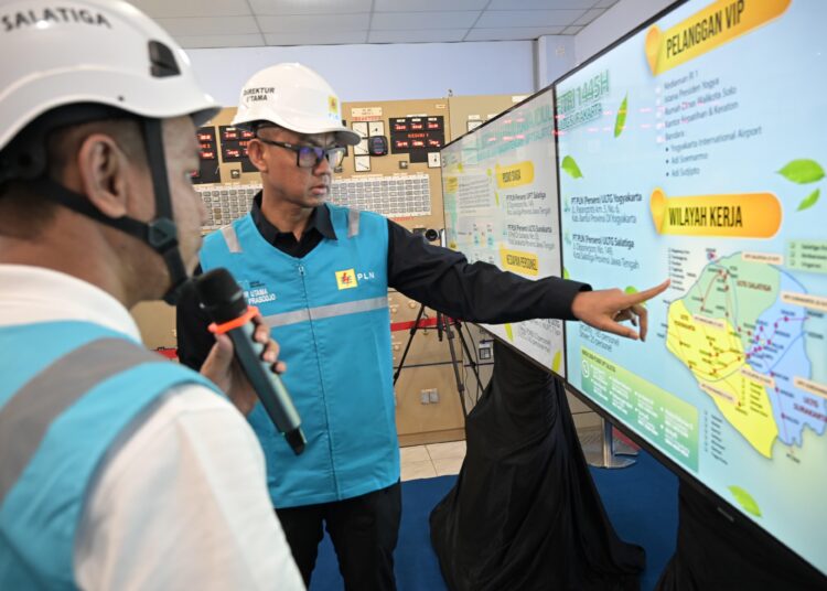 SIAGA LEBARAN, DIRUT PLN CEK GITET 500KV PEDAN