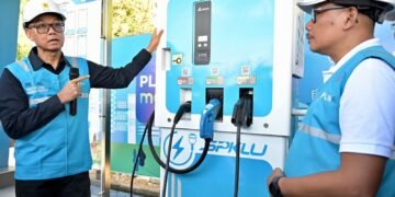 DIRUT PLN KUNJUNGI SPKLU JALUR MUDIK