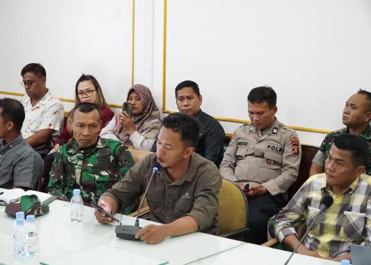 PJ BUPATI FASILITASI KELUHAN DAMPAK TAMBANG