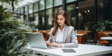 DIRJEN IMIGRASI TERAPKAN BRIDGING VISA