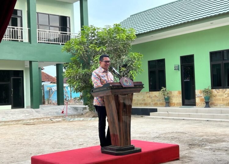 PEMKOT TUNTASKAN BANTUAN BANGUNAN TNI AD