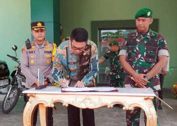 WALIKOTA SERAHKAN BANTUAN OPERASIONAL KODIM 0901/SMD