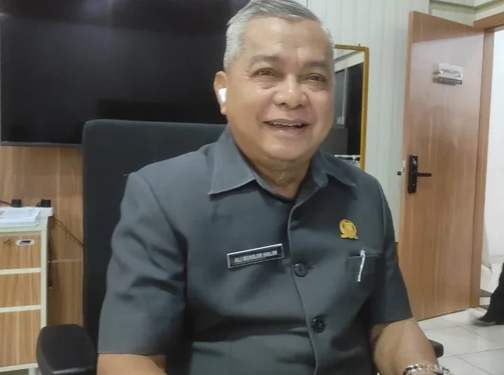 DPRD MINTA KETEGASAN SOAL REKLAME