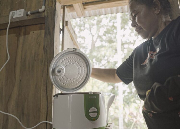 4 DESA NTT NIKMATI LISTRIK 24 JAM