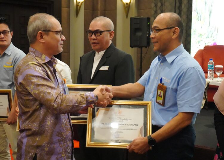 KPB RAIH PENGHARGAAN PEMBERDAYAAN UMKM