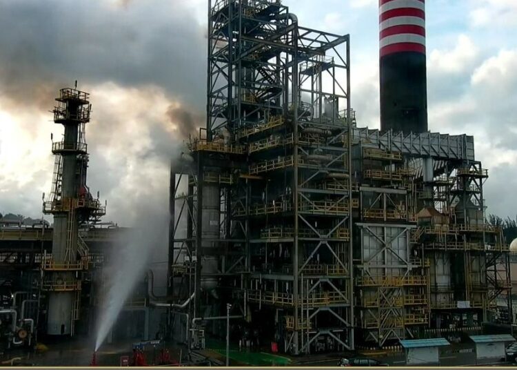 KPI BERHASIL PADAMKAN KEBAKARAN KILANG