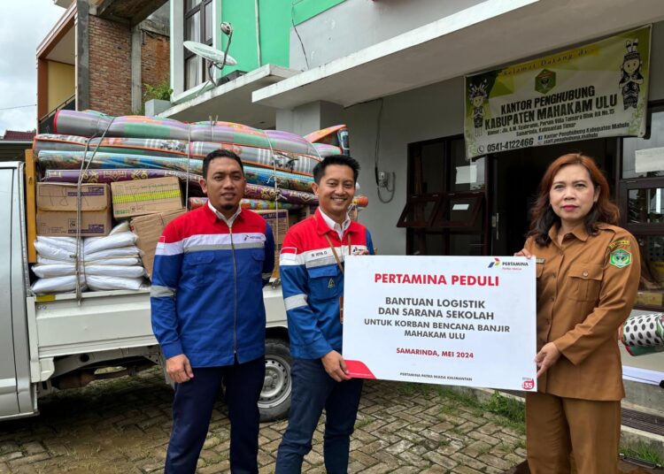 PERTAMINA BANTU KORBAN BANJIR MAHULU