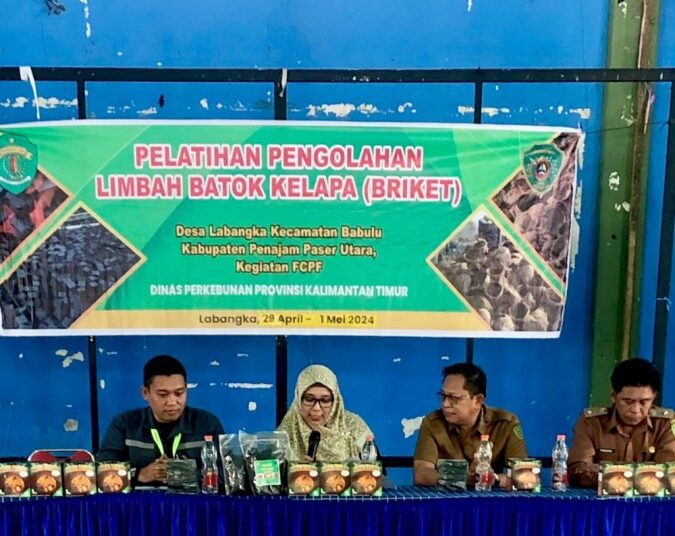 DISBUN BERI PELATIHAN LIMBAH KELAPA