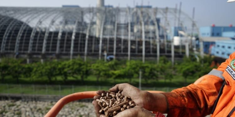 PLN TERBAIK DALAM BISNIS HIJAU