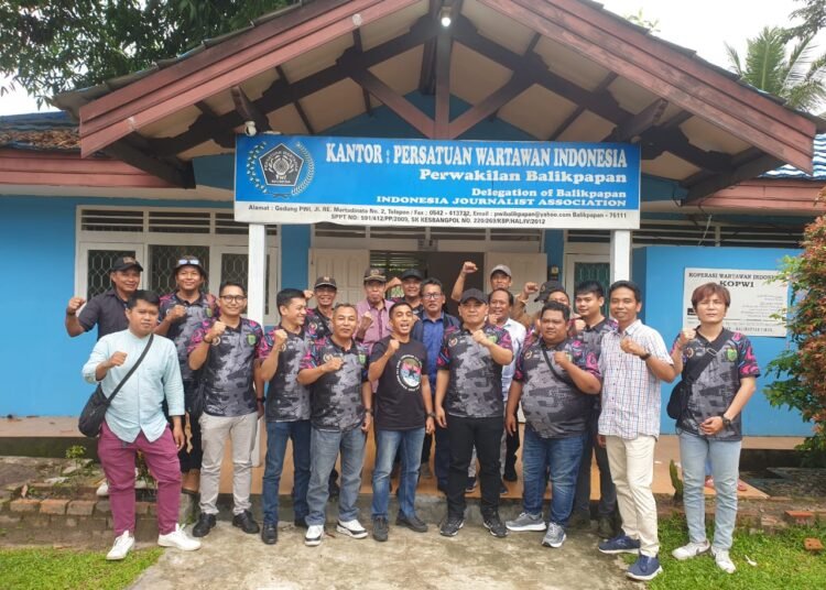 PWI BARSEL KUNJUNGI BALIKPAPAN 