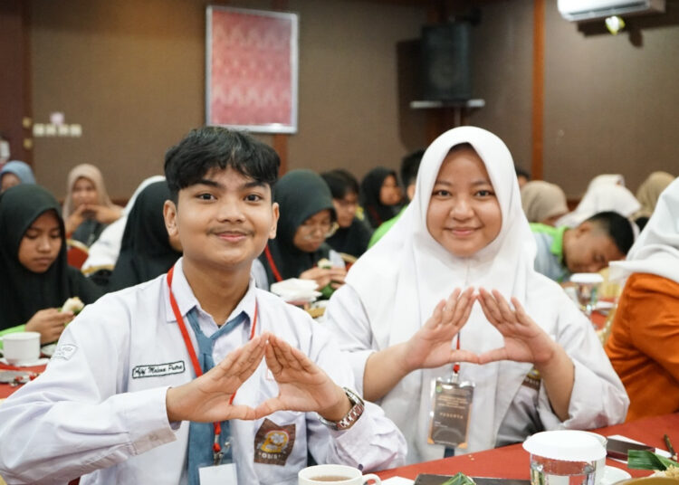 DPK PERKENALKAN ARSIPARIS LEWAT BIMTEK