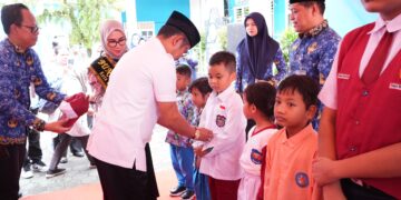 PEMKOT BAGIKAN 98 RIBU SERAGAM