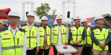 PEMKAB MULAI BANGUN JEMBATAN SEBULU