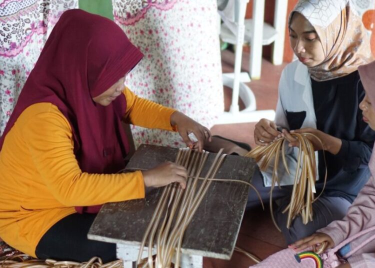 PLN LAPORKAN KEBERHASILAN TJSL 2023