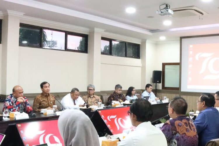 KPPU TERIMA KUNJUNGAN KADIN