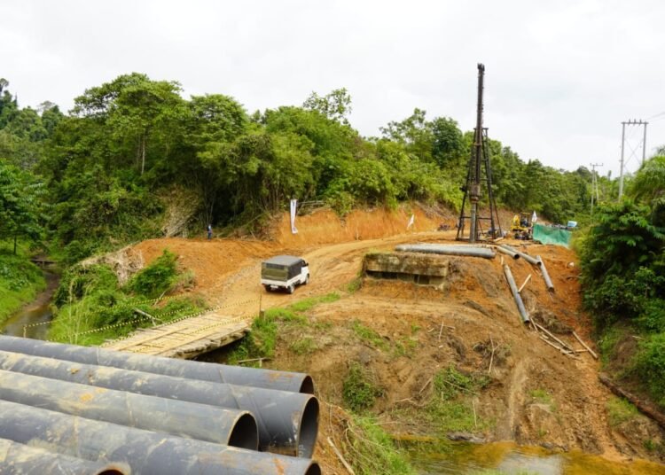 PEMKAB AKHIRNYA BANGUN JEMBATAN SUNGAI SANGAR