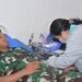 WARGA MELAHIRKAN, PRAJURIT TNI BANTU DONOR DARAH
