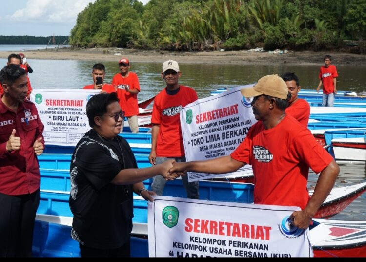 216 NELAYAN TERIMA BANTUAN PEMKAB KUKAR