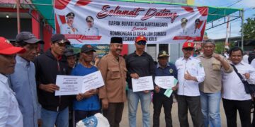 PEMKAB KUKAR SALURKAN BANTUAN PERTANIAN