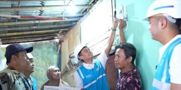 LIGHT UP PLN SENTUH 7.357 PENERIMA