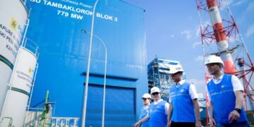 PLN OPERASIKAN PLTGU TAMBAK LOROK