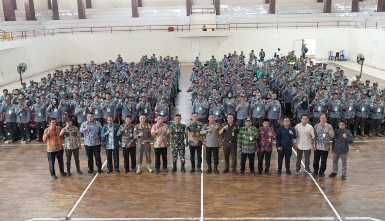 490 Satlinmas Paser Ikut Pembekalan