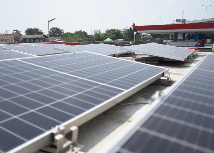 Pertamina Siap Bangun PLTS Atap Balikpapan