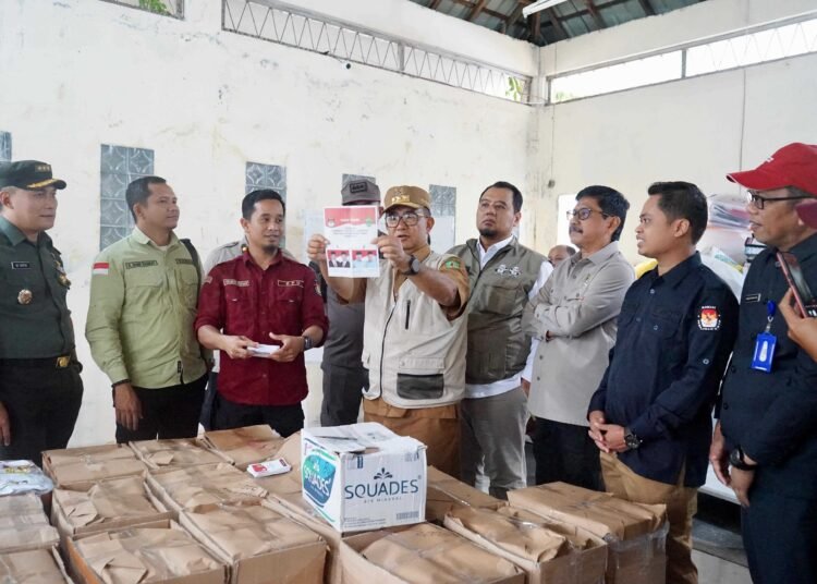 Pj Gubernur Pantau Logistik KPU