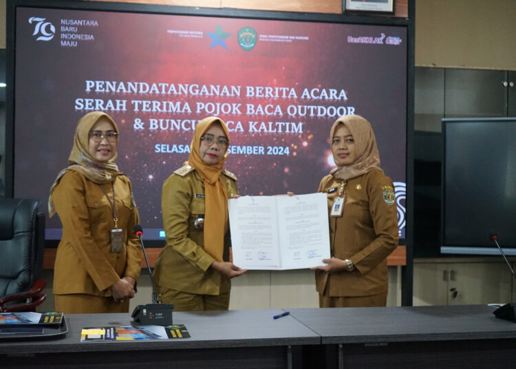 DPK Serahkan Bantuan Fasilitas Literasi