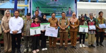 Pj Gubernur Panen Melon Di Tenggarong