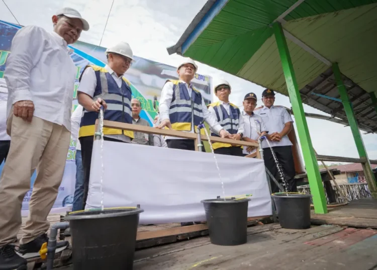 Warga Janju Nikmati Air Bersih
