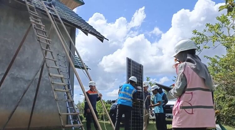 54 Sekolah di Kaltimra Nikmati Listrik PLN