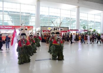 Bandara SAMS Gelar Pawai HUT RI