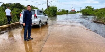 Pansus DPRD Kaltim Tinjau Langsung Proyek Strategis di Kubar dan Mahulu: Listrik Masuk Kampung, Jalan Perlu Ditinggikan