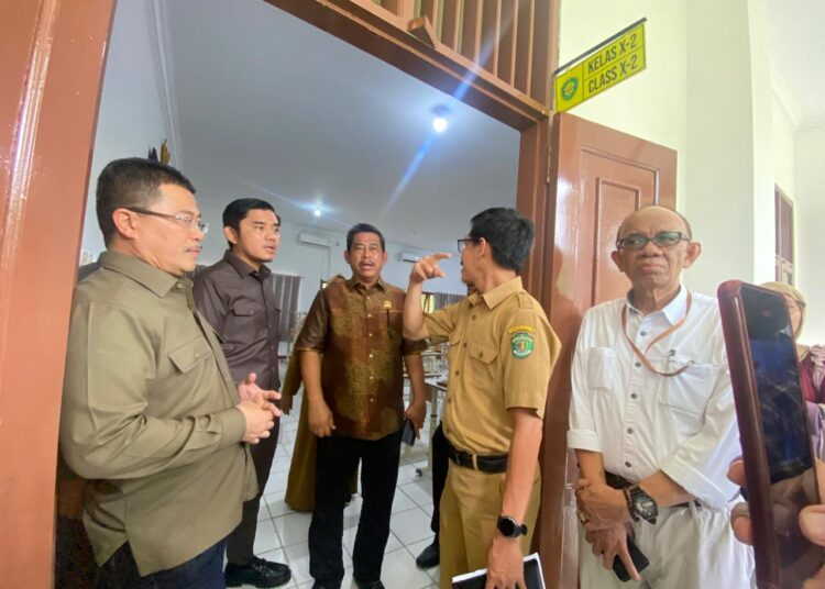 Komisi IV Soroti Fasilitas Bersama SMAN 10 dan Yayasan Melati, Tegaskan Masa Transisi