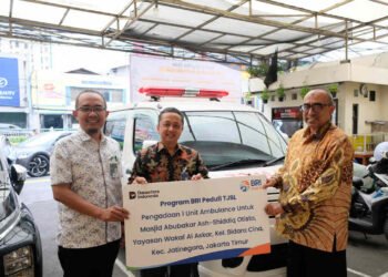BRI Jatinegara Region 6 Serahkan Satu Unit Mobil Ambulans untuk Masjid Abubakar Ash-Shiddiq Otista