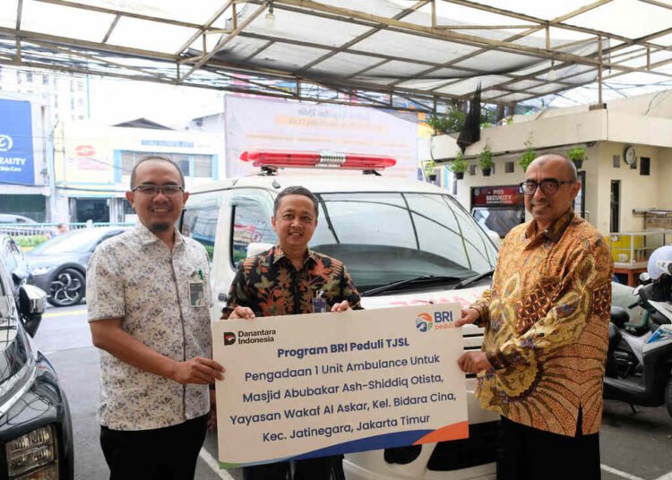 BRI Jatinegara Region 6 Serahkan Satu Unit Mobil Ambulans untuk Masjid Abubakar Ash-Shiddiq Otista