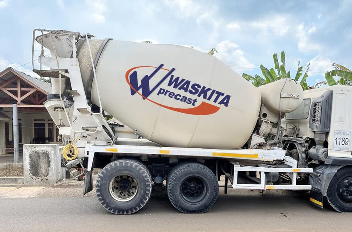 Emas Tetap Menguat, Pasar Tunggu Langkah The Fed