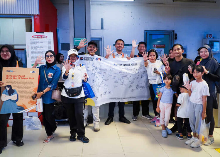 Emas Bergerak Hati-Hati di Tengah Ketidakpastian Suku Bunga The Fed