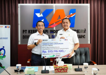 KAI Divre IV Tanjungkarang Salurkan Bantuan Dana Pendidikan Senilai Rp513 Juta