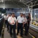 EVP KAI Daop 8 Surabaya Tinjau Tiga Stasiun, Pastikan Layanan dan Antisipasi Hujan