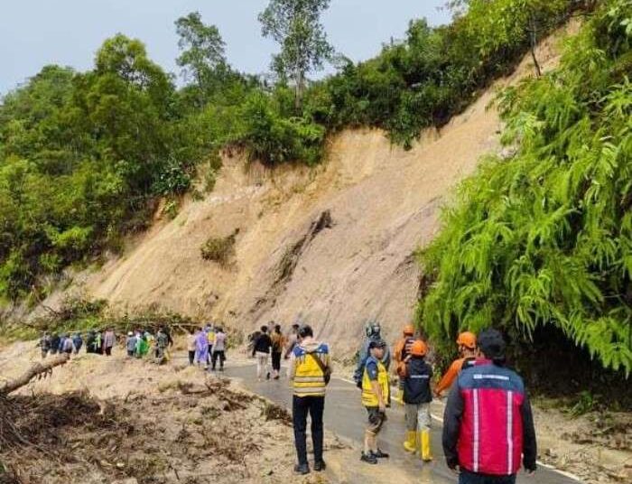 Kementerian PU Kerahkan Personel dan Alat Berat Tangani Banjir dan Longsor di Aceh, Sumut, dan Sumbar.