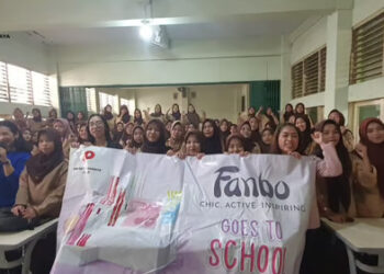 Beauty Class Fanbo & Building a Loyal Community as a Content Creator Workshop with Priska Sahanaya di SMA Kanaan Global