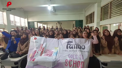 Beauty Class Fanbo & Building a Loyal Community as a Content Creator Workshop with Priska Sahanaya di SMA Kanaan Global