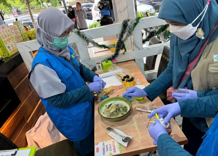 Masa Nataru, KAI Daop 5 Purwokerto Pastikan Seluruh Tenant Stasiun Purwokerto Sajikan Makanan Aman dan Higienis