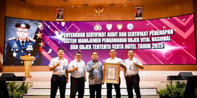 Stasiun Gambir Raih Sertifikat Sistem Manajemen Pengamanan Kategori GOLD dari Baharkam Polri
