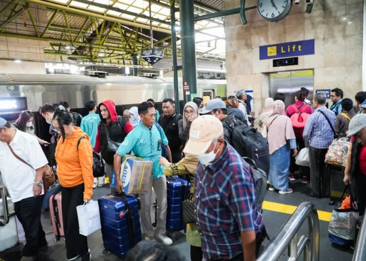 Penjualan Tiket Nataru Terus Meningkat, KAI Daop 1 Jakarta Imbau Pelanggan Pesan Lebih Awal