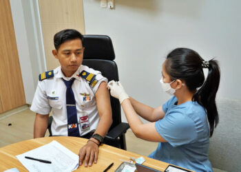 KAI Vaksinasi Petugas LRT Jabodebek Jelang Angkutan Nataru 2025/2026