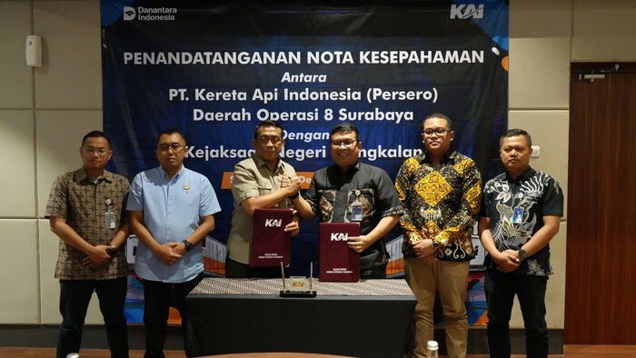 Tingkatkan Sinergitas, KAI Daop 8 Surabaya Teken MoU dengan Kejaksaan Negeri Bangkalan